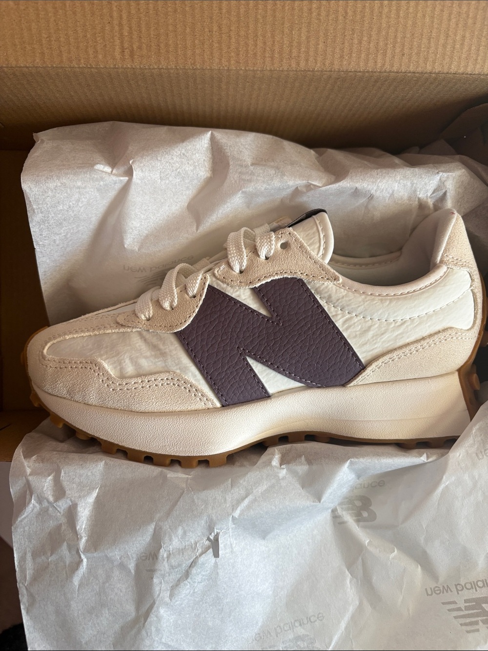 NEW BALANCE 327 - Picture 8 of 13